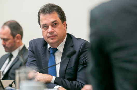 Rodrigo Minotto cada vez mais longe do governo estadual