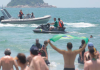 Bolsonaro passeia de jet ski e fala com apoiadores em praia de SC