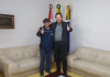 Funcionário da Prefeitura de Araranguá realiza sonho de conhecer gabinete do Prefeito