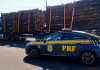 Carreta é flagrada com 11 toneladas de excesso na BR-101 em Araranguá