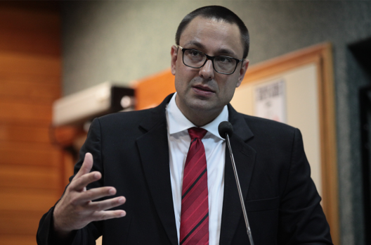 SC ganha mais um candidato ao governo