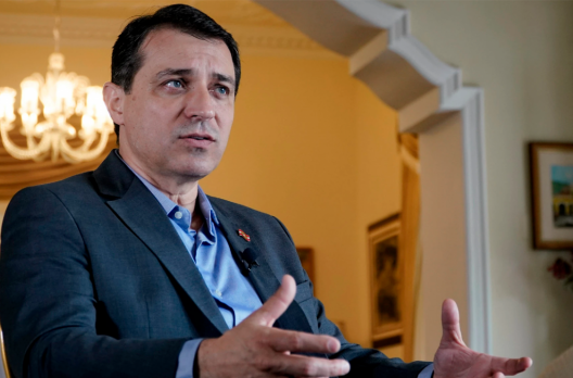 MDB parece de costas para Carlos Moisés