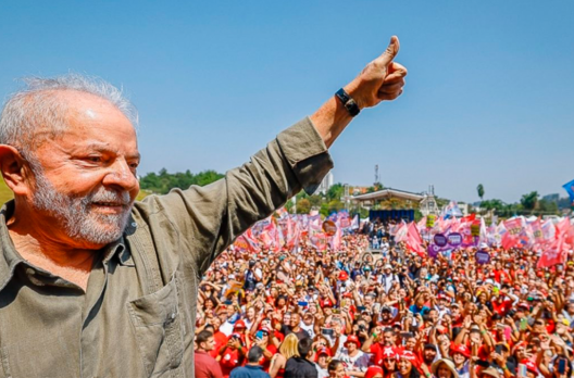 Cerca de 150 pessoas do Extremo Sul foram prestigiar Lula