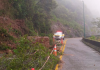 Queda de barreira deixa o trânsito em meia pista na Serra do Rio do Rastro