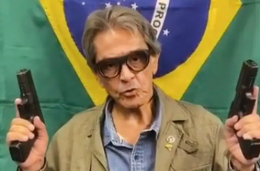 Mercado responde mal aos tiros de Robertão