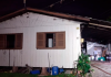 Bombeiros combatem incêndio durante madrugada no bairro Hercílio Luz
