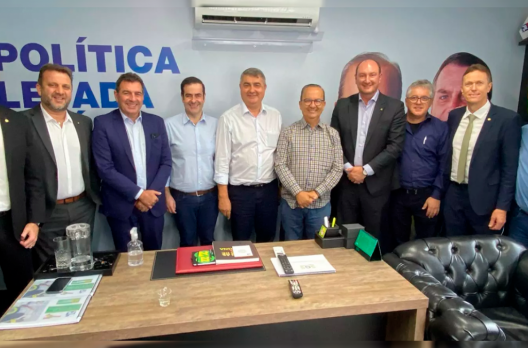 MDB deve decidir amanhã se entra no governo  