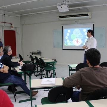 Iparque recebe prefeitos e secretários da Amesc