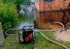 Balneário Gaivota usa bomba hidráulica para remover água de residências