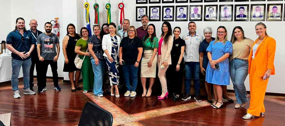 Grêmio Fronteira: imprensa é recebida para um café para tratar do Baile de Debutantes