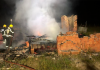 Casa de madeira é destruída por incêndio em Balneário Arroio do Silva