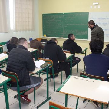 Mais de 700 alunos participam da primeira fase do Prêmio ACIVA de Matemática