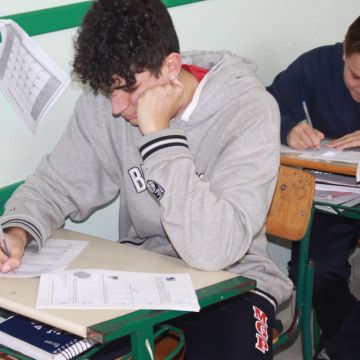Mais de 700 alunos participam da primeira fase do Prêmio ACIVA de Matemática