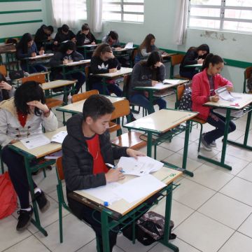 Mais de 700 alunos participam da primeira fase do Prêmio ACIVA de Matemática