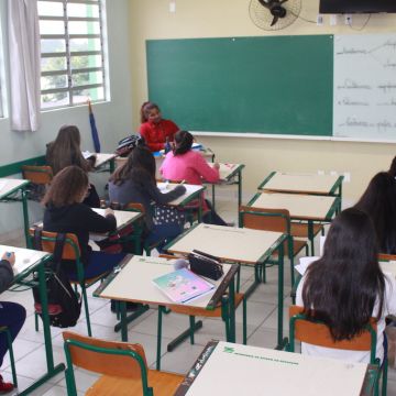 Mais de 700 alunos participam da primeira fase do Prêmio ACIVA de Matemática