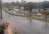 Avenida XV de Novembro alagou devido a fortes chuvas durante a madrugada em Araranguá 