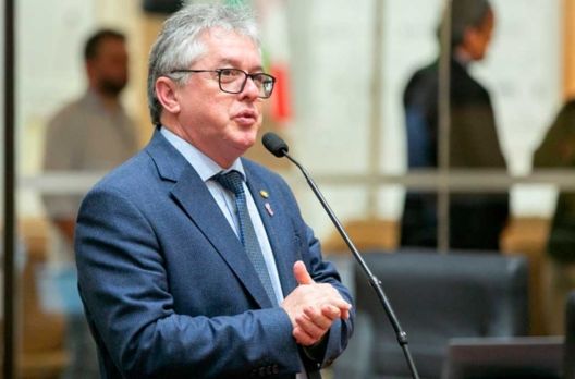 Deputado Tiago Zilli usa plenário da Assembléia Legislativa para cobrar finalização da...