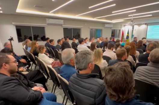 “Antes tarde do que nunca”: CDL Araranguá promove palestra sobre Planejamento Sucess�...