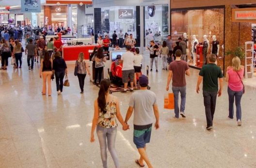 COMÉRCIO LOJISTA EM DESTAQUE: CONVENÇÕES REÚNEM MILHARES DE LOJISTAS EM SC