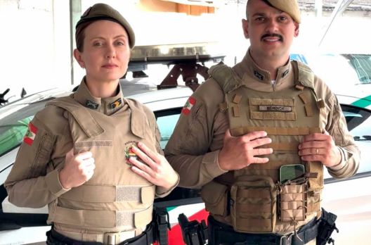 (VIDEO) Ato heróico: guarnição da Polícia Militar de Araranguá resgata idosa de incê...