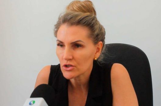 (VIDEO) Suspeita de estudante armado em escola: diretora da escola esclarece o fato e ress...