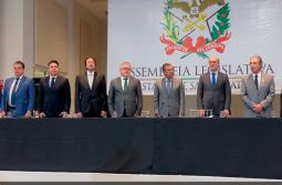 (VIDEO) Sessão solene da Alesc: 145 anos de emancipação político-administrativa de Ara...