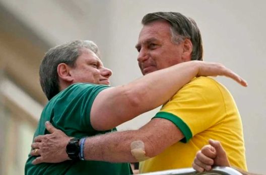 Condenação de Bolsonaro abre espaço para Tarcísio 