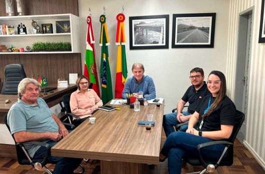 JBS apresenta oportunidades de expansão de aviários em Turvo