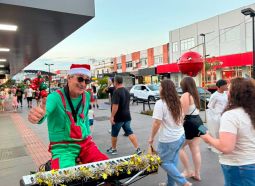 Horário especial de Natal aquece o comércio de Araranguá já no primeiro final de seman...
