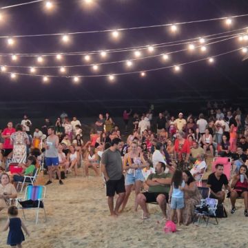 Pé na areia e boa música no 3º Luau de Verão