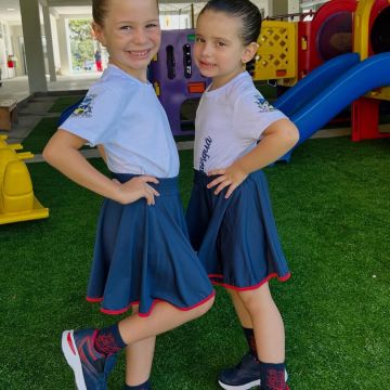 Alunos e professores da rede municipal passam a receber novos uniformes