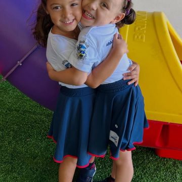 Alunos e professores da rede municipal passam a receber novos uniformes