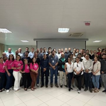 Integrantes de cinco países visitam a Cooperja em agenda sobre arroz sustentável