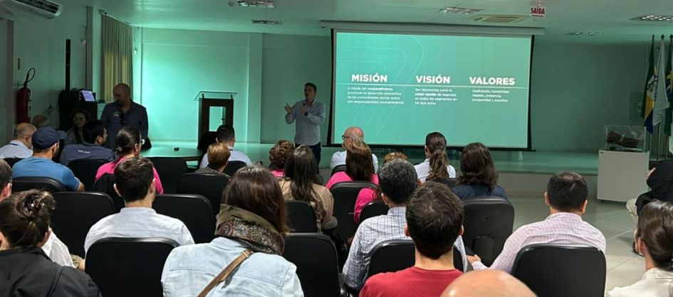 Integrantes de cinco países visitam a Cooperja em agenda sobre arroz sustentável