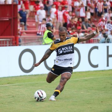 Tigre vence o Náutico nos Aflitos e larga com vitória na Série B