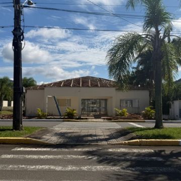 Centro Multiuso de Meleiro passa por reforma em parceria com o Estado