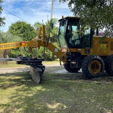 Agricultura recebe reforço com nova motoniveladora