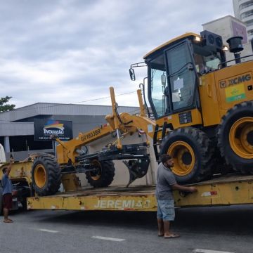 Agricultura recebe reforço com nova motoniveladora