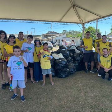 Projeto Arco-Íris recolhe 1,3 tonelada de lixo em Araranguá