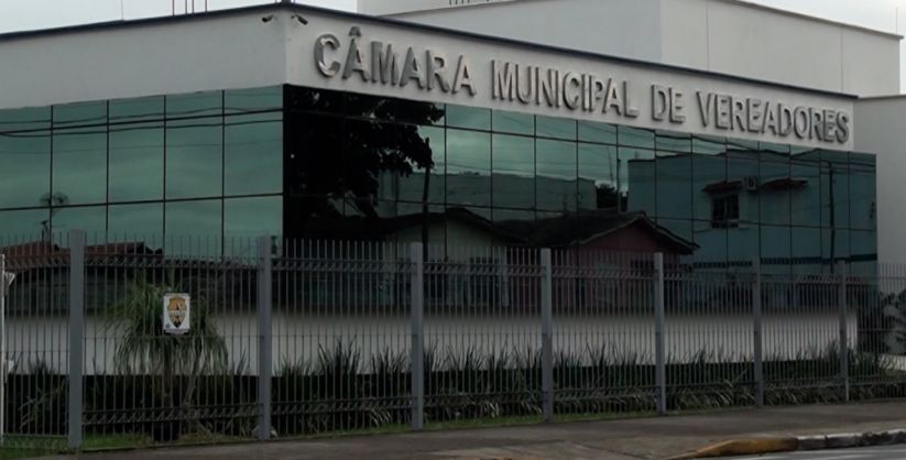 Sessão na Câmara de Araranguá termina em discussão entre vereadores