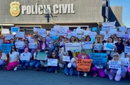 Comunidade de Araranguá se mobiliza em caminhada pelo fim da violência contra a mulher 