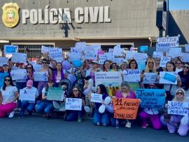 Comunidade de Araranguá se mobiliza em caminhada pelo fim da violência contra a mulher 