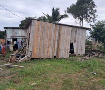 Casa cede durante reforma e deixa mulher ferida em Araranguá