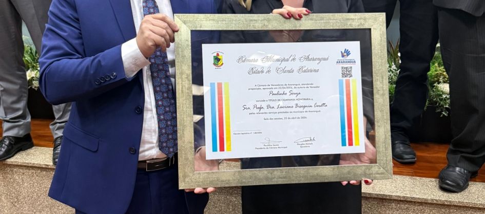 Câmara de Araranguá homenageia Luciane Ceretta com Títul...