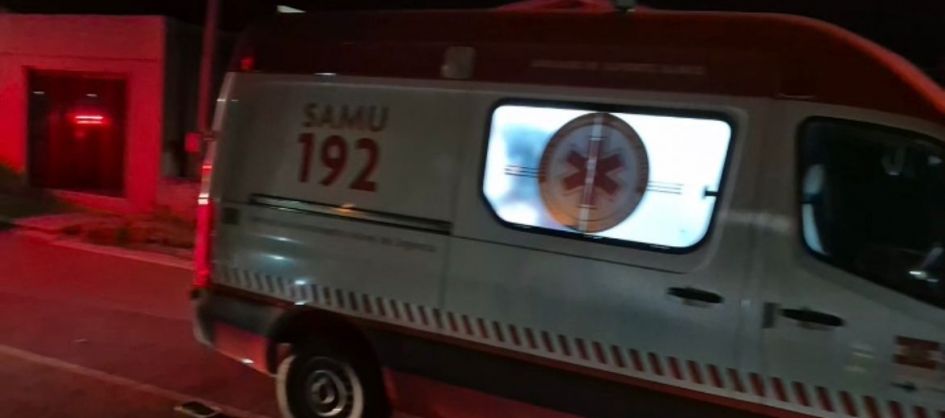 Idoso de 65 anos fica ferido após colisão frontal em Baln...