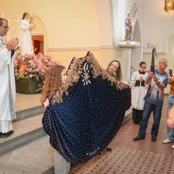 Santuário Nossa Senhora Mãe dos Homens dá início à programação da padroeira com missa e apresentação de manto
