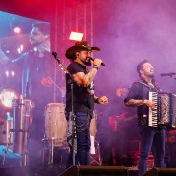 Show do Traia Véia reúne milhares de pessoas na VIII Agrimeleiro
