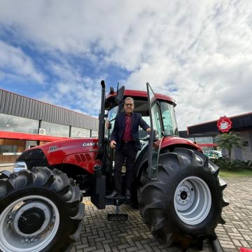 Administração Municipal de Maracajá investe na agricultura com aquisição de novo trator agrícola