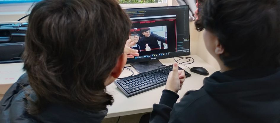 Estudantes desenvolvem aplicativo de vigilância com drones na EEB de Araranguá