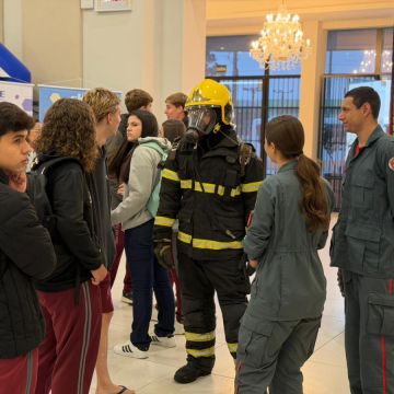 ACIVA promove feira de profissões e incentiva escolhas para o futuro